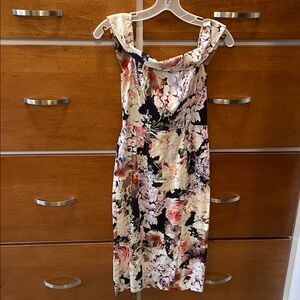 ASOS Purple Floral Dress sz 0 off shoulder with silicone grip. Exposed zipper